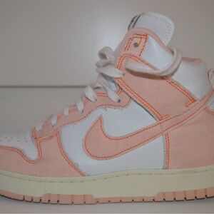 Nike Dunk High1985 (Arctic Orange). Women’s 8.5. White and Pink Nike High Dunks.